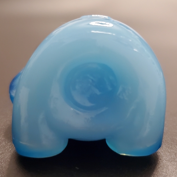 Vntg Boyd "Patrick the Bear" Opaque Baby Blue Handpainted Slag Glass - Picture 9 of 14